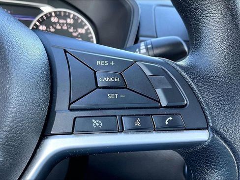 Used 2025 Nissan Altima 2.5 SV FWD image 16