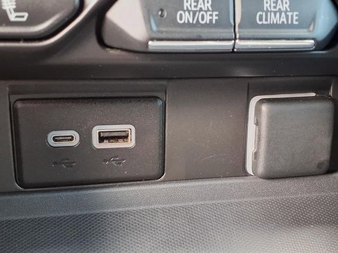 Used 2023 Chevrolet Tahoe LT w/ Luxury Package image 7