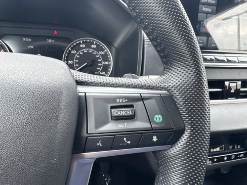 Used 2023 Mitsubishi Outlander SE FWD image 19
