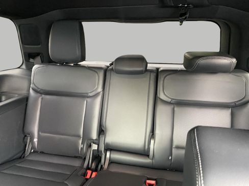 Used 2026 Ford Expedition Platinum w/ Stealth Performance Package AWD/4WD image 5