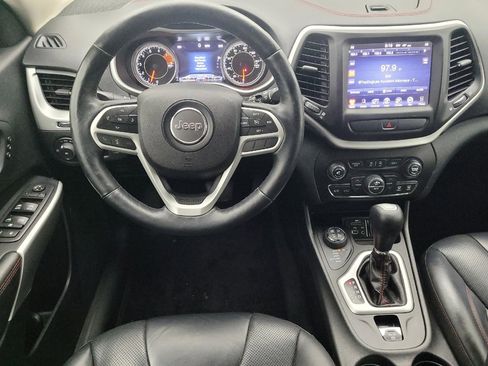 Used 2017 Jeep Cherokee Trailhawk image 22