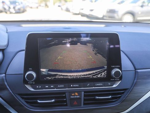 Used 2023 Nissan Altima 2.5 SV image 23