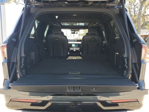 Used 2025 Lincoln Navigator L Reserve w/ Jet Appearance Package image 8