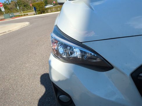 Used 2019 Subaru Crosstrek 2.0i Premium image 7