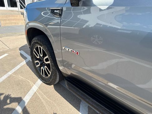 Used 2024 GMC Yukon AT4 w/ Technology Package AWD/4WD image 15
