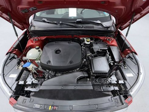 Used 2019 Volvo XC40 T4 Momentum FWD image 19