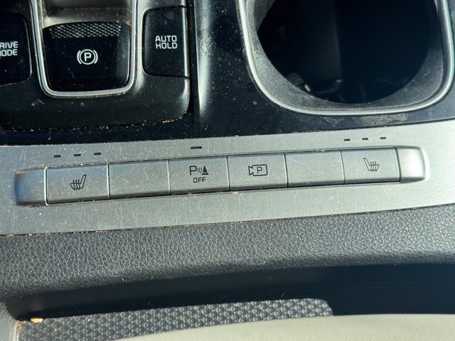 Used 2022 Kia Carnival LX FWD image 29