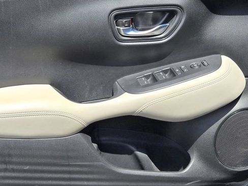 Used 2023 Honda HR-V LX image 15