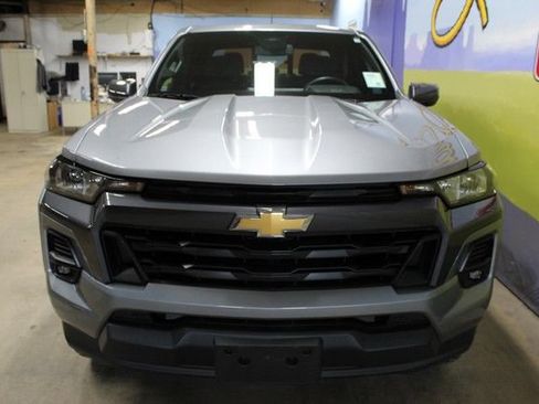 Used 2024 Chevrolet Colorado LT w/ LT Convenience Package II AWD/4WD image 2