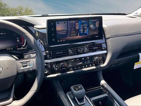 New 2026 Nissan Pathfinder SL w/ SL Premium Package (P04) FWD image 6