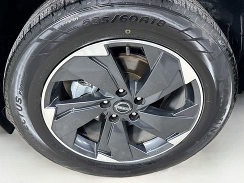 Used 2024 Nissan Rogue SV FWD image 38