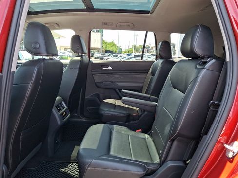 Certified 2021 Volkswagen Atlas SE w/ Panoramic Sunroof Package AWD/4WD image 10