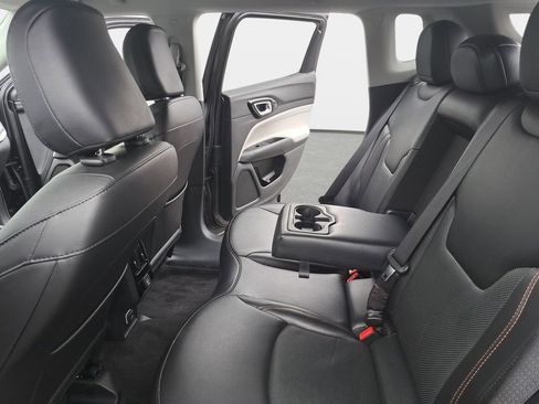 Certified 2022 Jeep Compass Limited image 14