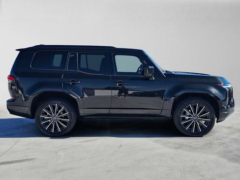 Certified 2025 Lexus GX 550 w/ Cold Area Package AWD/4WD image 2