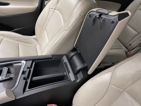 Used 2018 Buick Enclave Premium FWD image 30