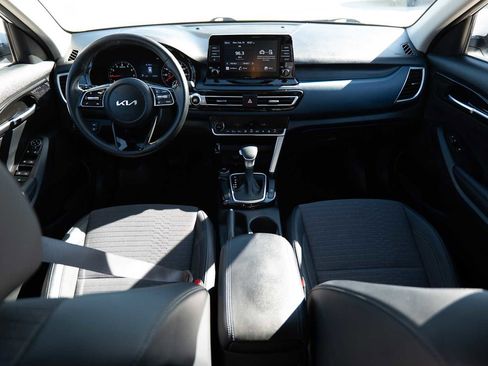 Used 2023 Kia Seltos S image 25
