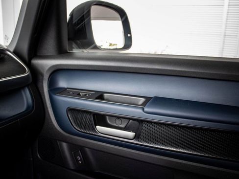 New 2025 Volkswagen ID. Buzz Pro S Plus image 43