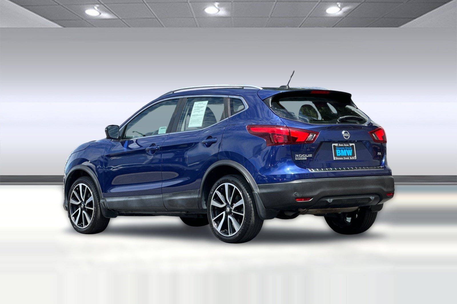 Used 2019 Nissan Rogue Sport SL w/ Premium Package FWD image 3