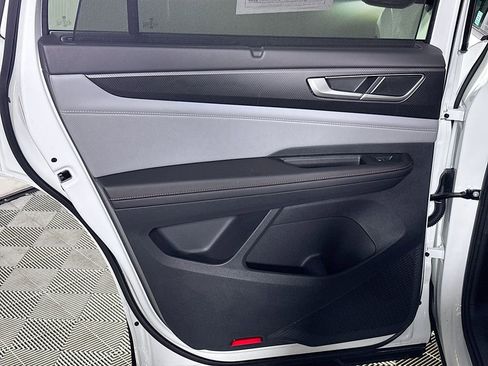 Used 2025 Volkswagen Atlas Peak Edition SE image 19