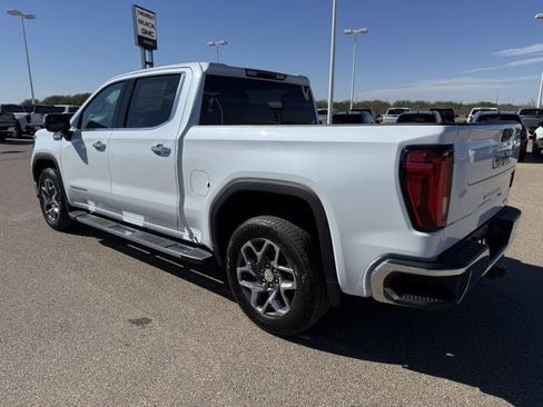 New 2026 GMC Sierra 1500 SLT image 6