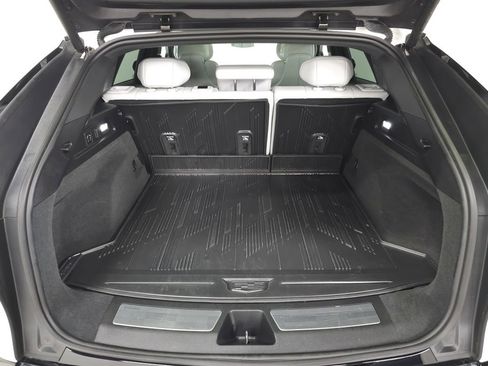 Certified 2024 Cadillac Lyriq Luxury w/ LPO, Floor Liner Package AWD/4WD image 6