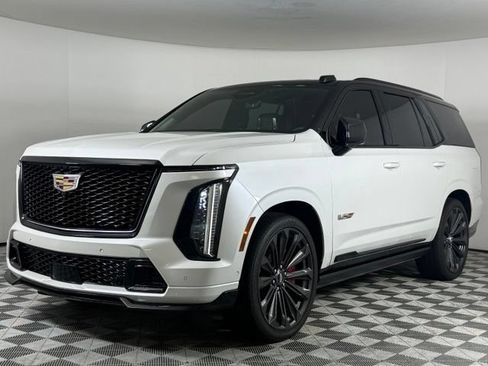 Used 2025 Cadillac Escalade V AWD/4WD image 2