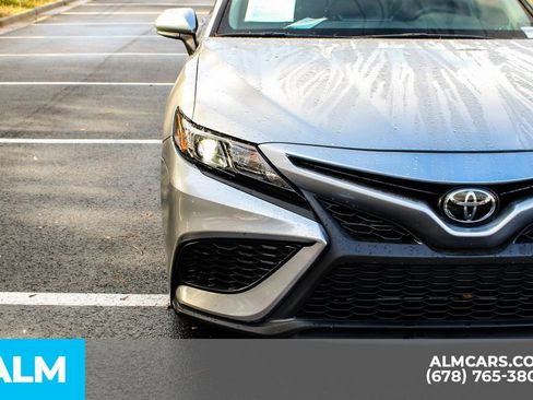 Used 2023 Toyota Camry SE image 12