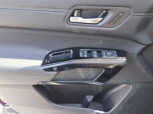 New 2026 Nissan Pathfinder Platinum FWD image 15