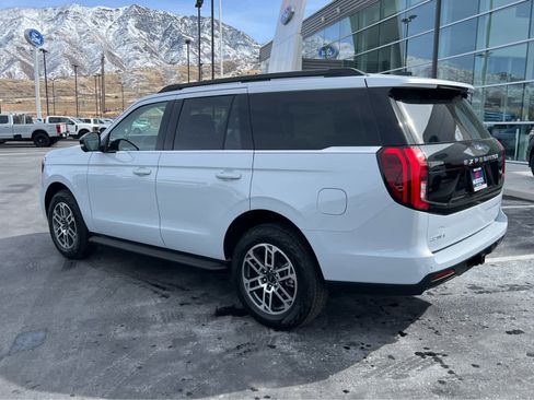 New 2026 Ford Expedition Active image 11