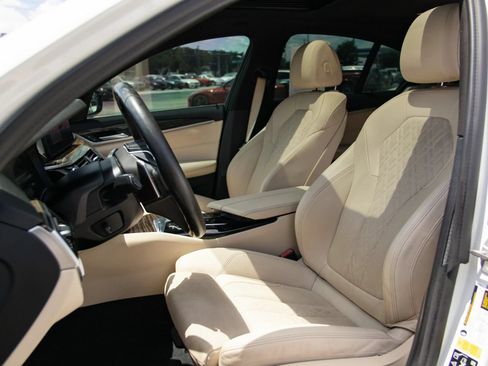 Used 2021 BMW 530i xDrive w/ Convenience Package AWD/4WD image 16