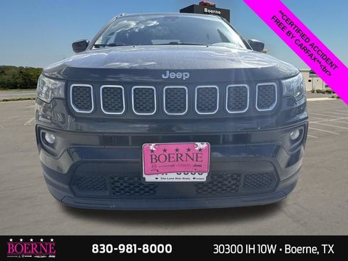 Used 2024 Jeep Compass Latitude AWD/4WD image 5