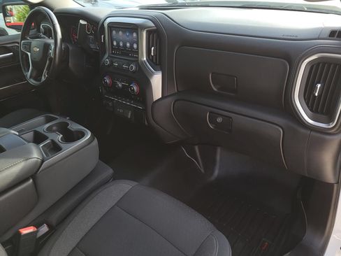 Used 2021 Chevrolet Silverado 1500 LT w/ Z71 Off-Road Package AWD/4WD image 11