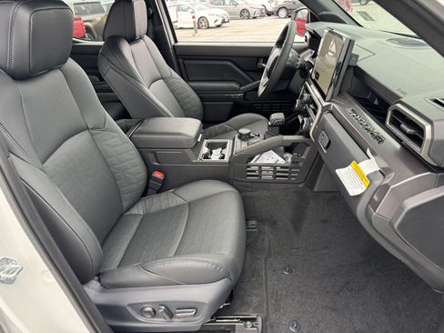 New 2026 Toyota Tacoma TRD Off-Road AWD/4WD image 8
