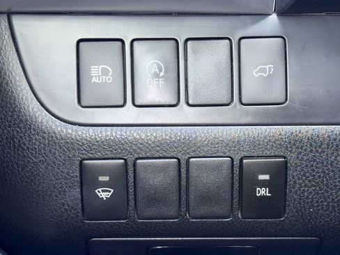 Used 2019 Toyota Highlander XLE FWD image 35