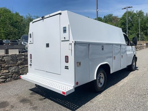 Used 2024 Chevrolet Express 3500 w/ Power Convenience Package RWD image 6