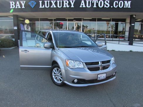 Used 2019 Dodge Grand Caravan SXT image 30
