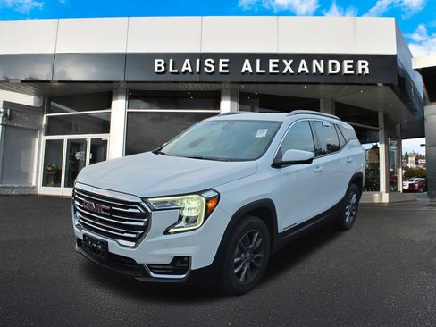 Used 2023 GMC Terrain SLT w/ Tech Package AWD/4WD image 9
