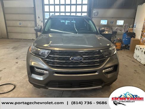 Used 2024 Ford Explorer XLT w/ Equipment Group 202A image 9