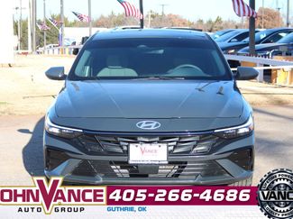 Used 2025 Hyundai Elantra SEL video 2