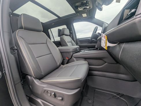 New 2026 Chevrolet Suburban Premier image 14