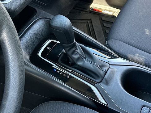 Used 2024 Toyota Corolla LE FWD image 18