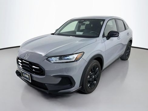 Used 2025 Honda HR-V Sport image 3