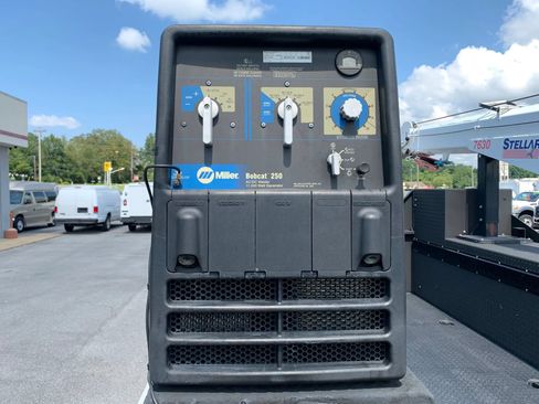 Used 2016 Ford F550 4x4 Crew Cab Super Duty w/ Power Equipment Group image 48