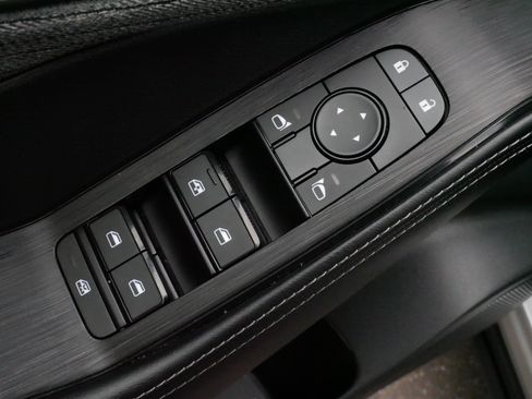 Used 2023 Nissan Rogue SV AWD/4WD image 19