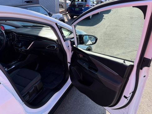 Used 2022 Chevrolet Bolt LT image 32