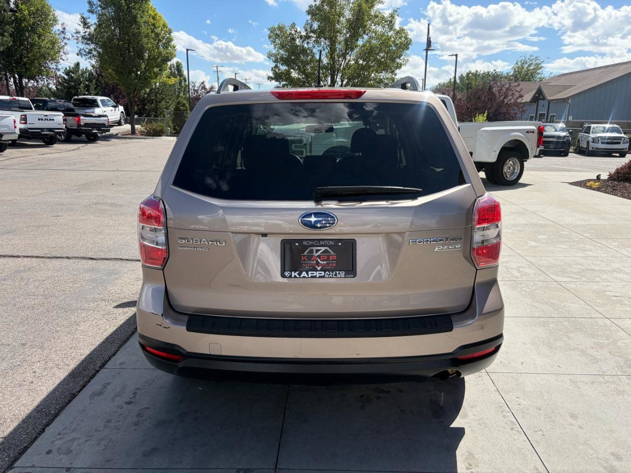Used 2015 Subaru Forester 2.5i Premium w/ All-Weather Package AWD/4WD image 10