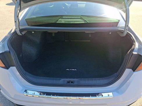 Used 2023 Nissan Altima 2.5 SR FWD image 32