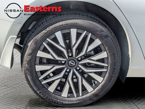Used 2024 Nissan Altima 2.5 SV AWD/4WD image 27