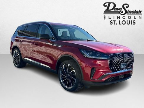 Used 2025 Lincoln Aviator Reserve w/ Equipment Group 201A AWD/4WD image 3