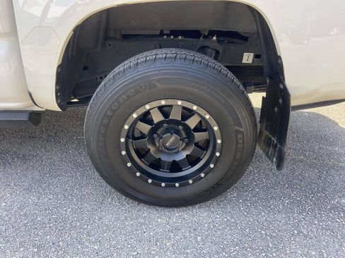 Used 2022 Toyota Tacoma SR w/ SR Convenience Package RWD image 10